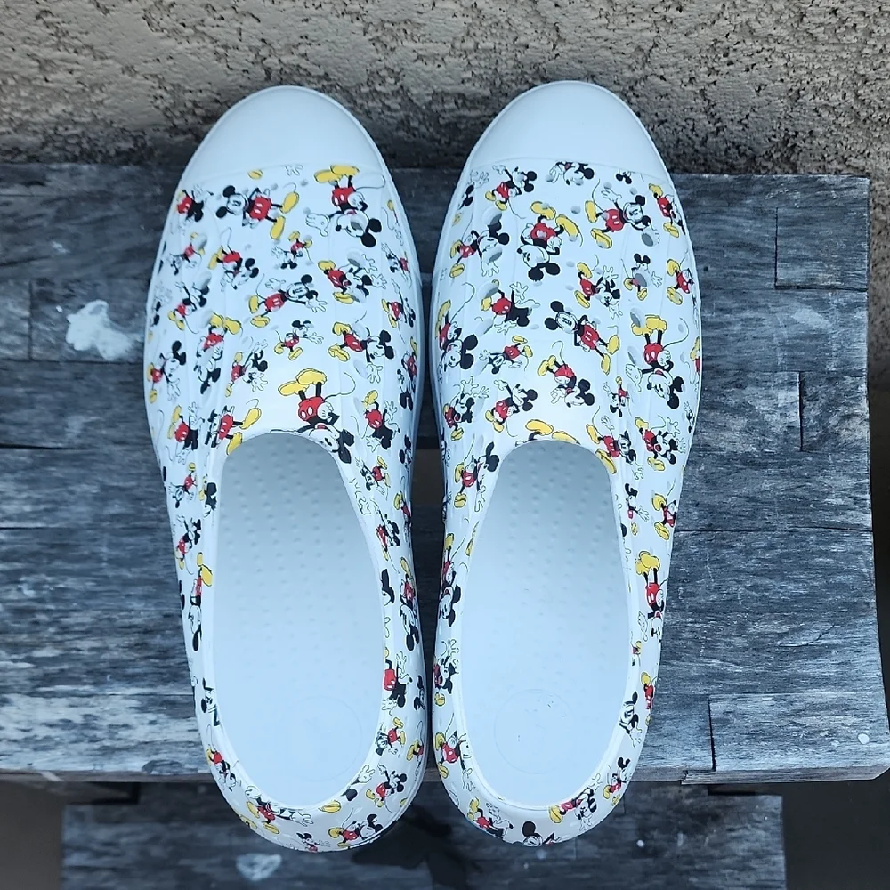 Disney Mickey Mouse Slip On Sneakers by Native Size 9